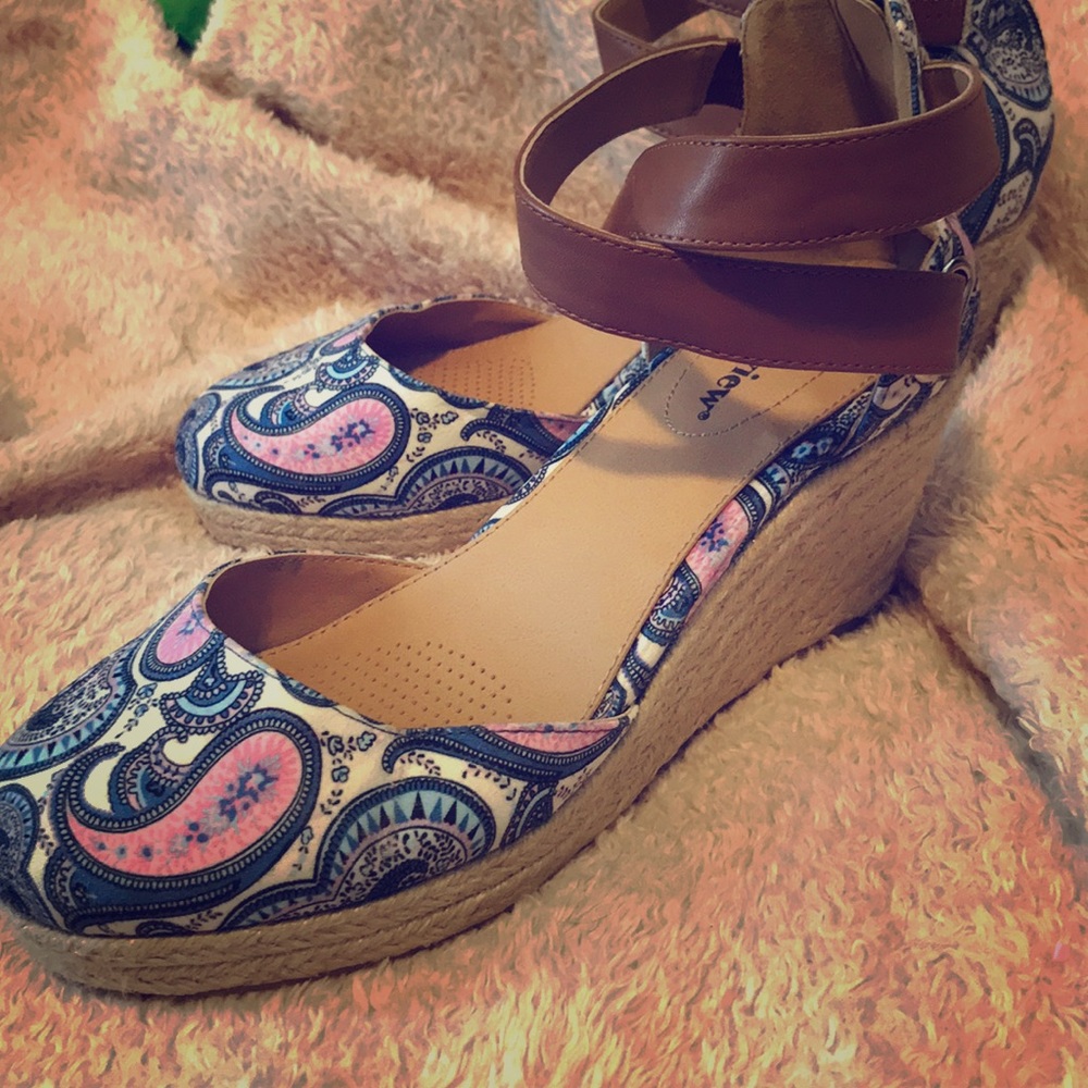 Vintage style Wicker ComfortView Wedges size 7